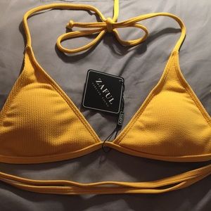 Brand new bikini top and cheeky bottoms
